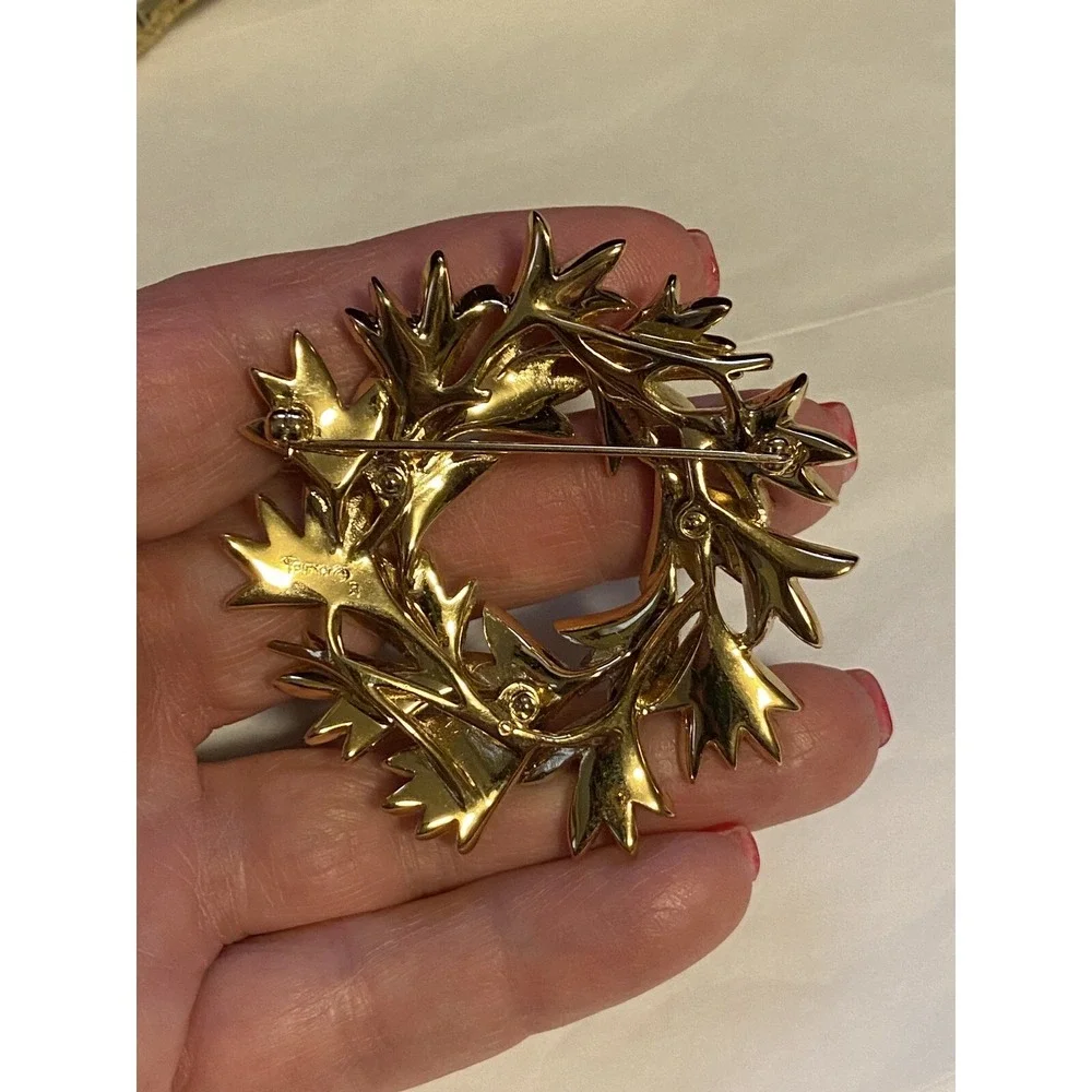 Vintage‎ Trifari Rhinestone Wreath Circle Pin